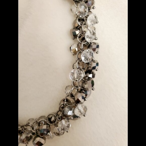 Gray Clear Beaded Necklace - Picture 3 of 9